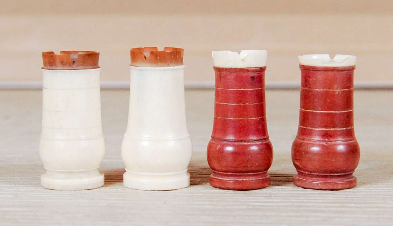 Lyon chess set In Good Condition In Amsterdam, NL